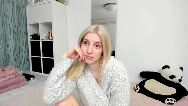 KenzieDawton online show from April 15, 2026, 4:14 pm