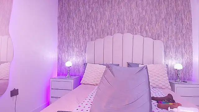 raven lilith  online show from February 6, 2026, 3:22 am