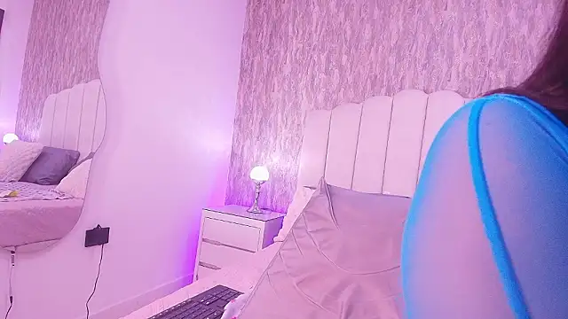 raven lilith  online show from February 14, 2026, 3:14 am