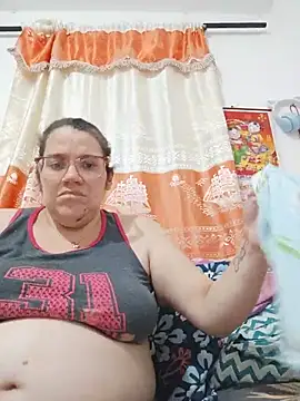 Snapshot of karlythoth@xh chatting on July 2, 2026, 6:36 pm karlythothxh online show from July 2, 2026, 6:36 pm