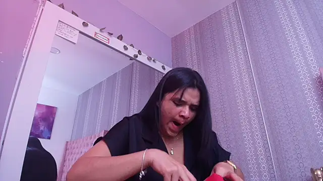 Snapshot of indi_catalina chatting on January 20, 2025, 11:56 am indi catalina online show from January 20, 2025, 11:56 am