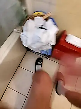 Snapshot of Bigstiffyuh chatting on October 28, 2025, 9:17 pm Bigstiffyuh online show from October 28, 2025, 9:17 pm