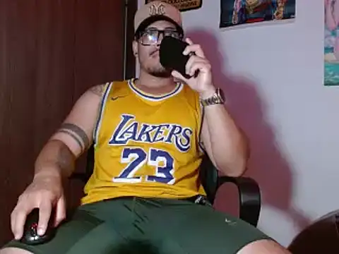 Snapshot of Danielsbigcum chatting on October 26, 2025, 6:19 am Danielsbigcum online show from October 26, 2025, 6:19 am