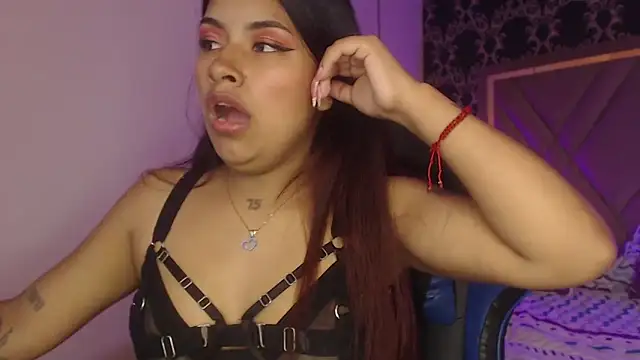 ChantalPetit online show from October 9, 2025, 7:45 pm