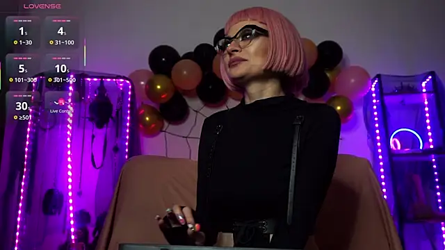 Snapshot of CyberXGoddess chatting on October 25, 2025, 11:43 pm CyberXGoddess online show from October 25, 2025, 11:43 pm