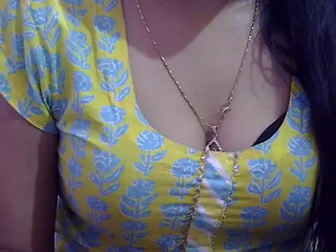 Snapshot of Your_wild_Dia chatting on November 8, 2025, 6:13 am Your wild Dia online show from November 8, 2025, 6:13 am