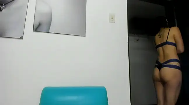 Snapshot of izzy_cum chatting on January 19, 2025, 4:25 pm izzy cum online show from January 19, 2025, 4:25 pm