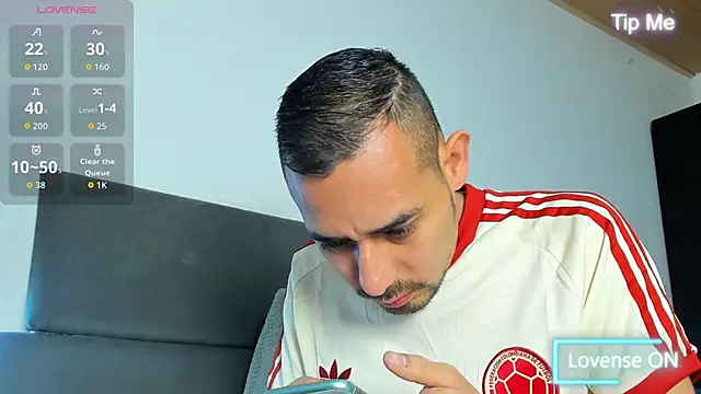 jhonyalzate2 online show from March 27, 2026, 3:12 am