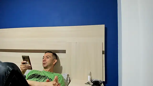 funcouple1985 online show from December 6, 2024, 1:29 am