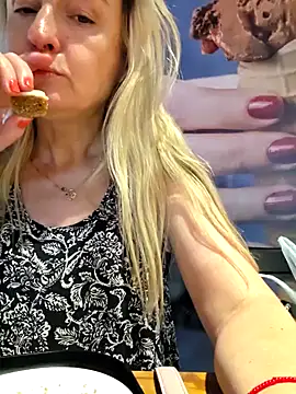 1Sweetnina online show from December 18, 2025, 5:19 pm