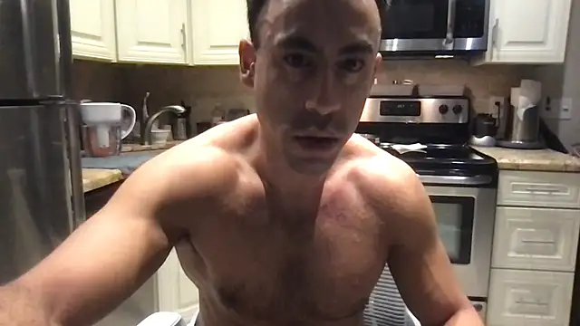 BigGuyMuscle online show from December 16, 2025, 9:58 am