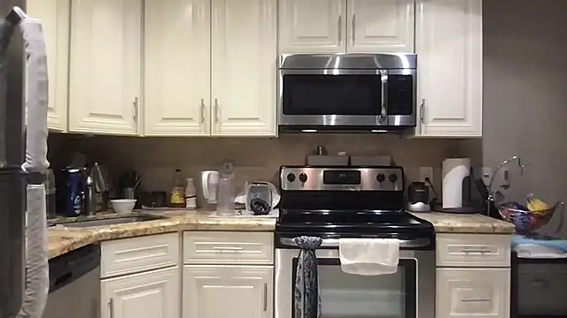 BigGuyMuscle online show from April 13, 2026, 12:05 am