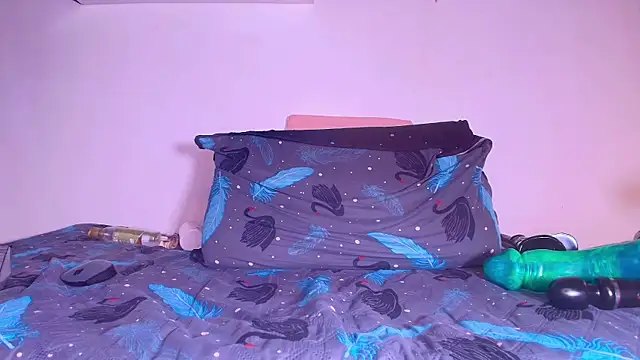 alexaa walker online show from February 5, 2025, 2:59 pm