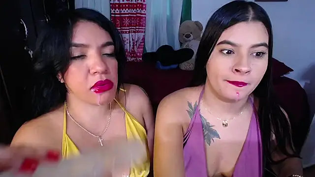 Snapshot of Sharlottee chatting on January 16, 2026, 9:52 pm Sharlottee online show from January 16, 2026, 9:52 pm