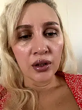 Snapshot of YourBlondee chatting on September 25, 2025, 2:26 am YourBlondee online show from September 25, 2025, 2:26 am