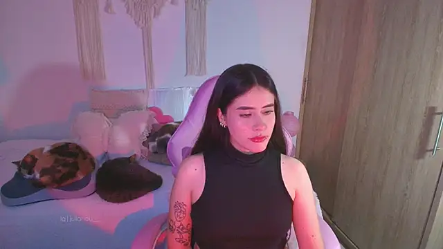 Snapshot of iriswest_ chatting on May 6, 2026, 1:47 am iriswest online show from May 6, 2026, 1:47 am