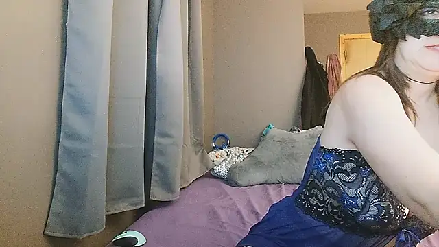 Snapshot of missteriousbelle chatting on December 16, 2024, 12:04 am missteriousbelle online show from December 16, 2024, 12:04 am