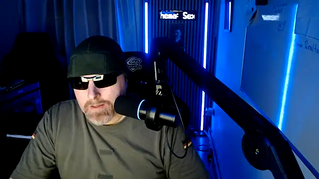 Snapshot of DerPornoPete chatting on February 11, 2026, 11:21 pm DerPornoPete online show from February 11, 2026, 11:21 pm