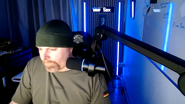 Snapshot of DerPornoPete chatting on February 22, 2026, 12:45 am DerPornoPete online show from February 22, 2026, 12:45 am