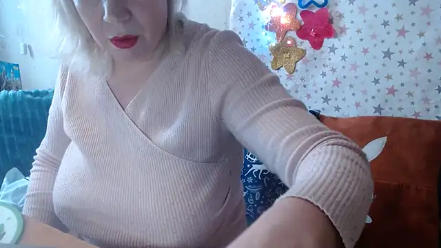 QueenLana online show from February 17, 2026, 9:39 am