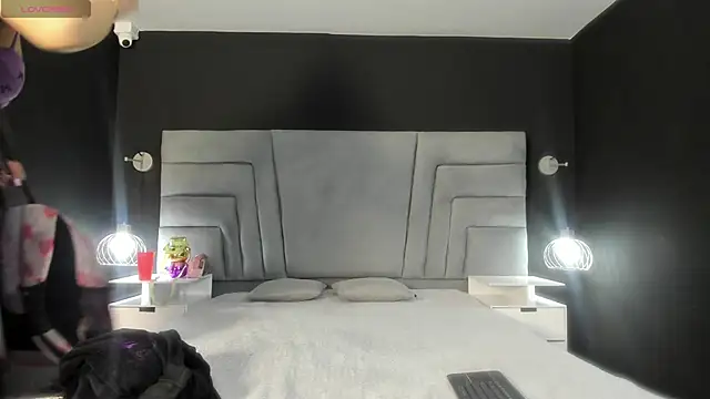 danaythamara1 online show from March 8, 2025, 9:40 pm