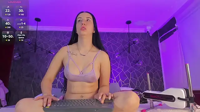 danaythamara1 online show from November 26, 2025, 10:33 pm