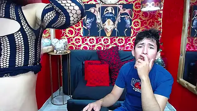 Snapshot of shannentrans chatting on December 16, 2024, 1:11 pm shannentrans online show from December 16, 2024, 1:11 pm