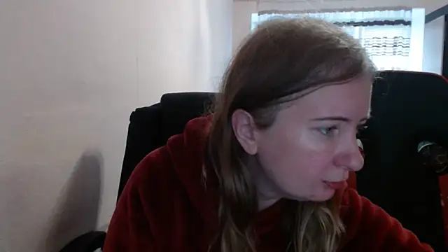 PeterAndJen online show from November 13, 2025, 8:35 am