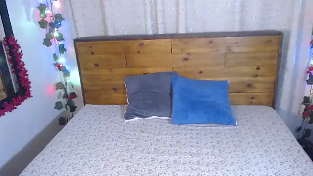 NikkieMilky online show from March 18, 2026, 1:31 am