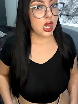 MileyGia online show from October 12, 2025, 10:20 pm