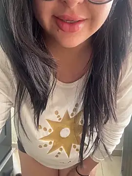 MileyGia online show from January 18, 2026, 7:17 pm