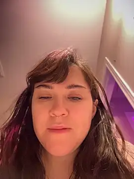 JennKenobi online show from June 3, 2026, 12:52 pm