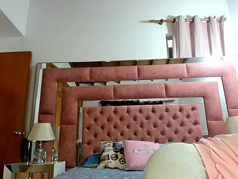 briana wonder69xxx online show from March 18, 2026, 2:31 pm