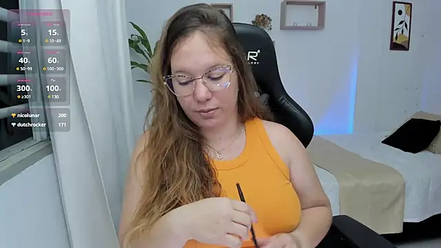 Snapshot of tamy_shine87 chatting on December 19, 2024, 4:56 am tamy shine87 online show from December 19, 2024, 4:56 am