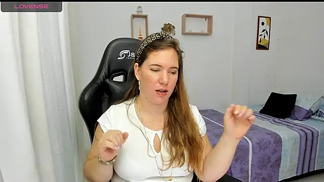 Snapshot of tamy_shine87 chatting on February 8, 2025, 2:04 am tamy shine87 online show from February 8, 2025, 2:04 am