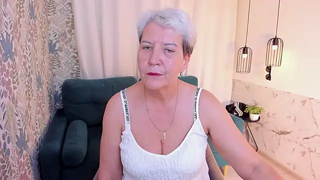 Snapshot of KathySunn chatting on May 18, 2026, 1:17 pm KathySunn online show from May 18, 2026, 1:17 pm
