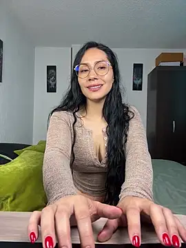 Angela isabella online show from March 24, 2026, 9:42 pm