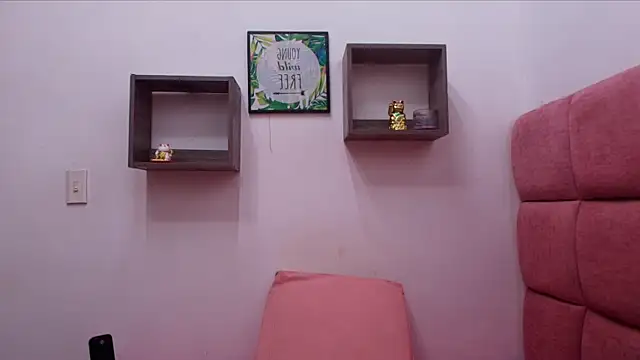 lorrayne  online show from February 5, 2025, 11:55 am