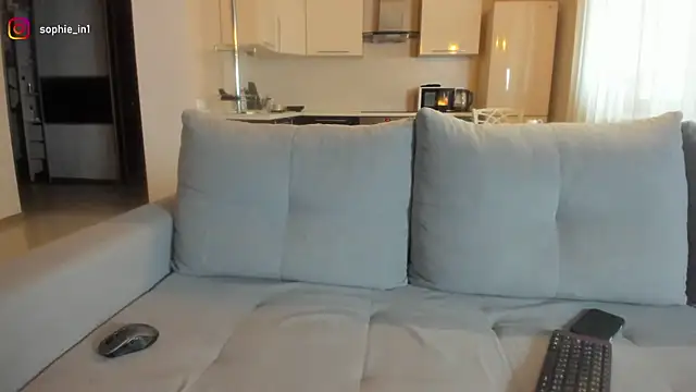  in yan online show from October 13, 2025, 2:00 am