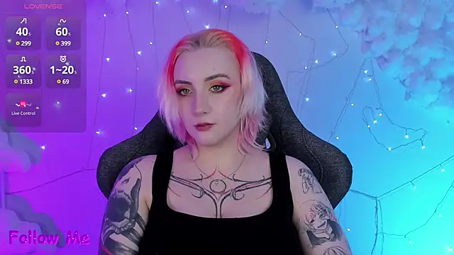 Snapshot of AsheLucker chatting on February 6, 2025, 5:09 pm AsheLucker online show from February 6, 2025, 5:09 pm