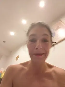 Sposini69 online show from June 17, 2026, 11:05 pm