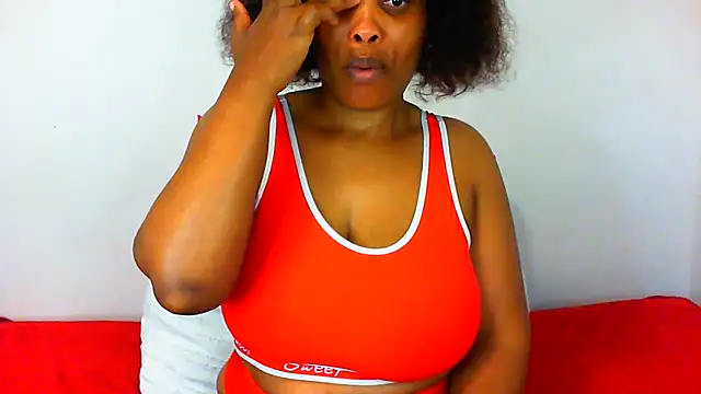 NAUGHTIECURVY online show from June 17, 2026, 6:38 am