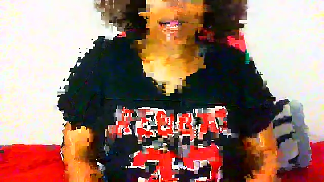 NAUGHTIECURVY online show from June 18, 2026, 6:13 am
