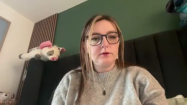 Snapshot of short_sweetpea chatting on February 8, 2026, 2:53 pm short sweetpea online show from February 8, 2026, 2:53 pm