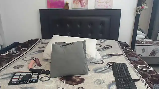 katiehotx online show from March 28, 2026, 1:22 pm