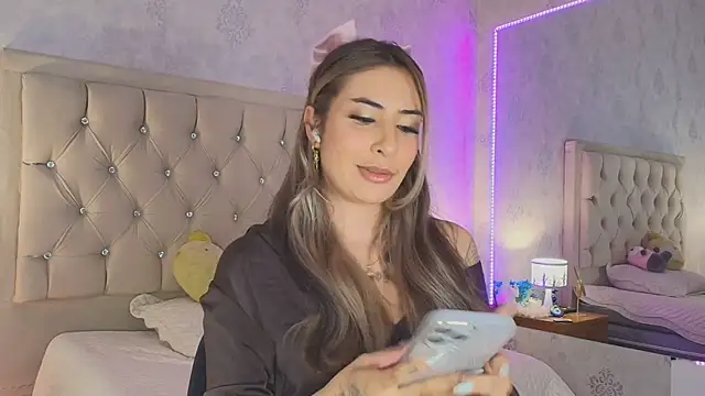 nini love01 online show from February 17, 2026, 4:09 am