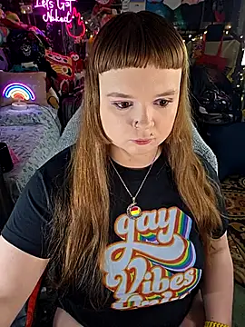 Snapshot of VelvetDiablo chatting on June 20, 2026, 12:47 am VelvetDiablo online show from June 20, 2026, 12:47 am