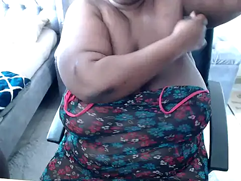 Snapshot of ebonybbwcouples chatting on October 25, 2025, 11:07 am ebonybbwcouples online show from October 25, 2025, 11:07 am