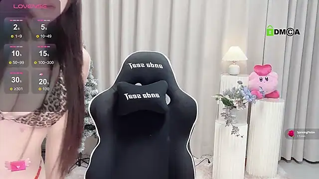 Snapshot of Happy_Kitty chatting on December 20, 2024, 2:27 pm Happy Kitty online show from December 20, 2024, 2:27 pm