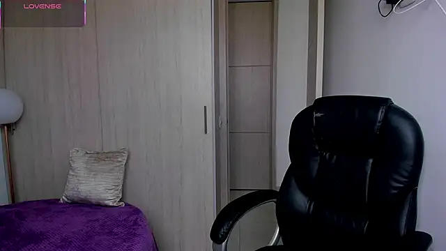 Snapshot of StacyConner chatting on February 10, 2026, 9:52 pm StacyConner online show from February 10, 2026, 9:52 pm